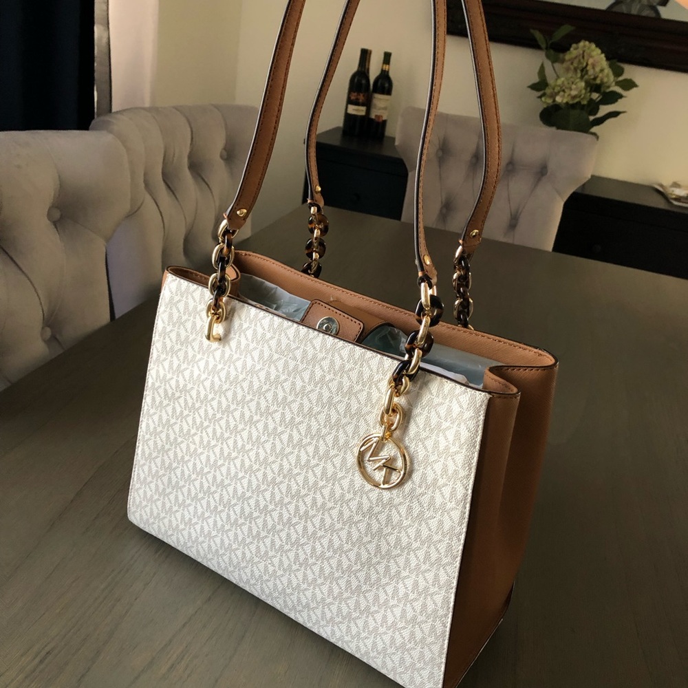 NWT MICHAEL KORS VANILLA/ACRN TOTE